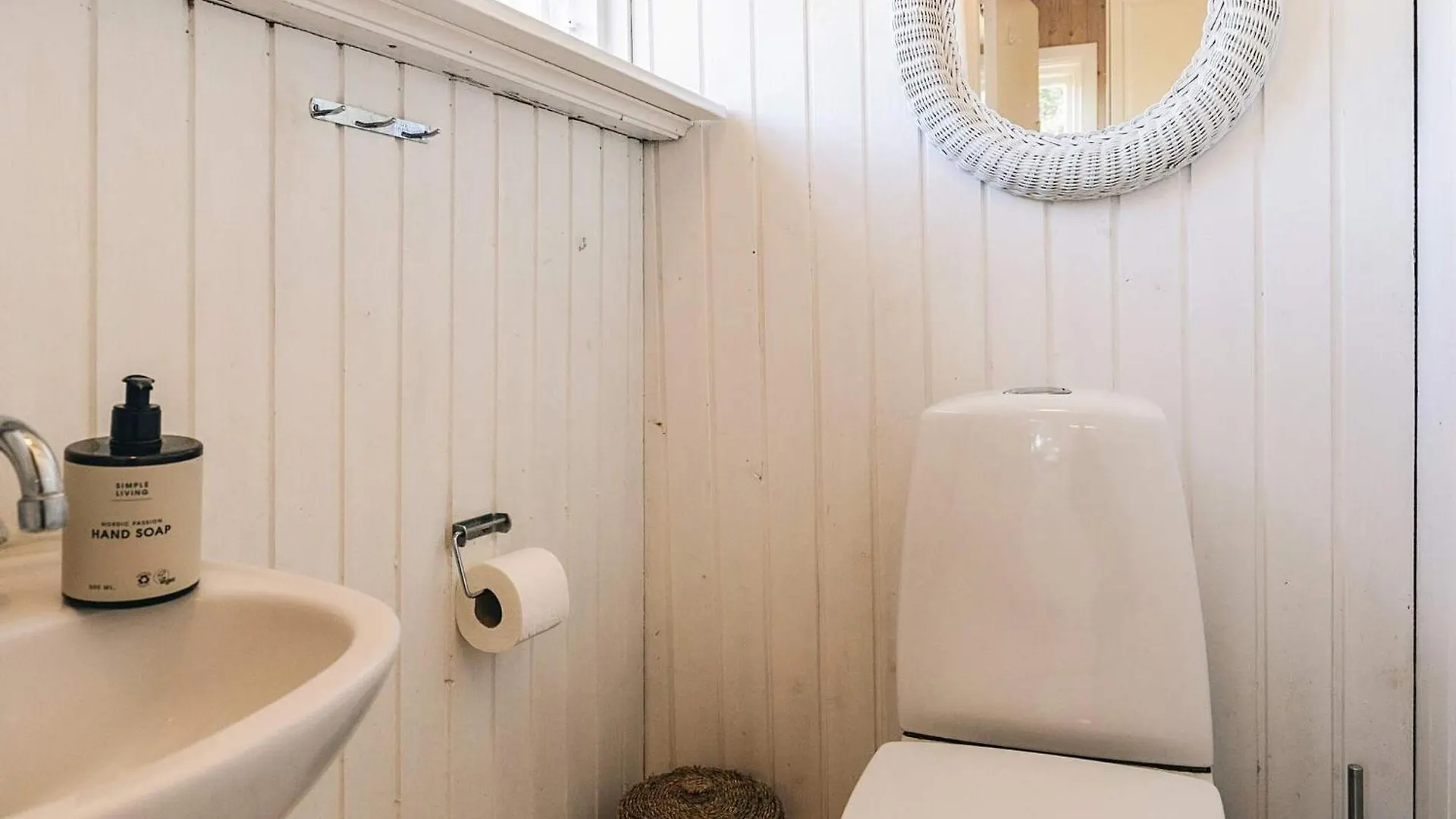 4 Person Holiday Home In スケーエン